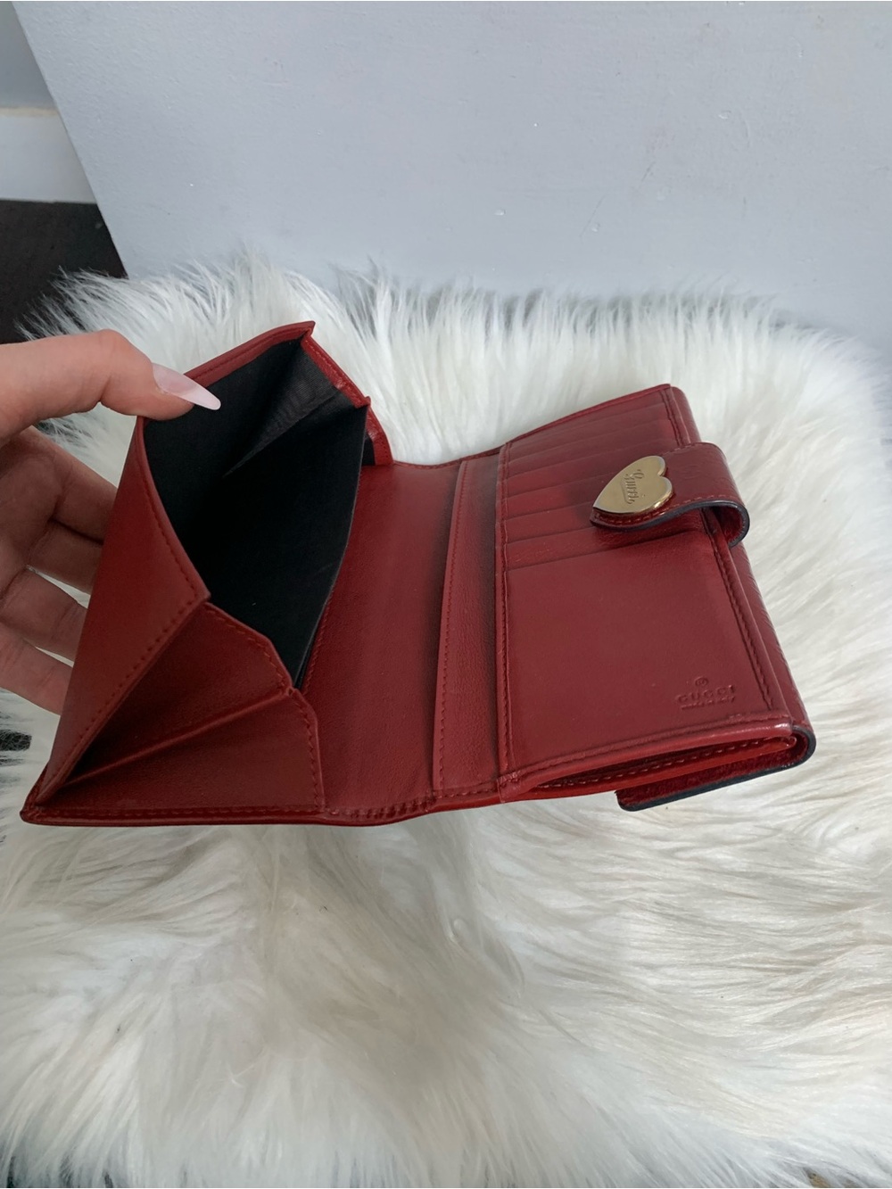 Authentic red patent leather Gucci long wallet w heart snap ❤️ - Picture 12 of 16